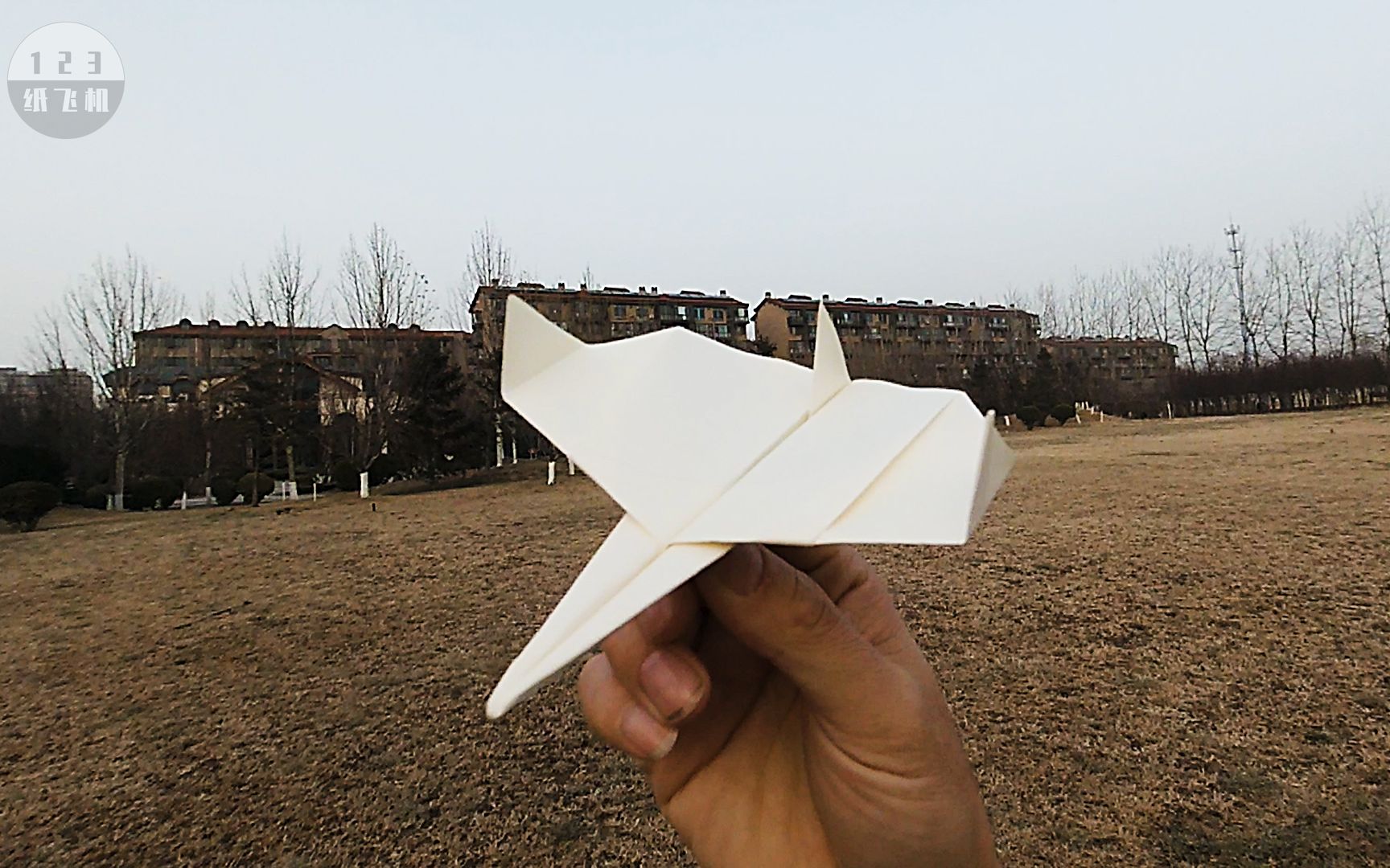 可以转圈的纸飞机-可以转圈的纸飞机怎么折