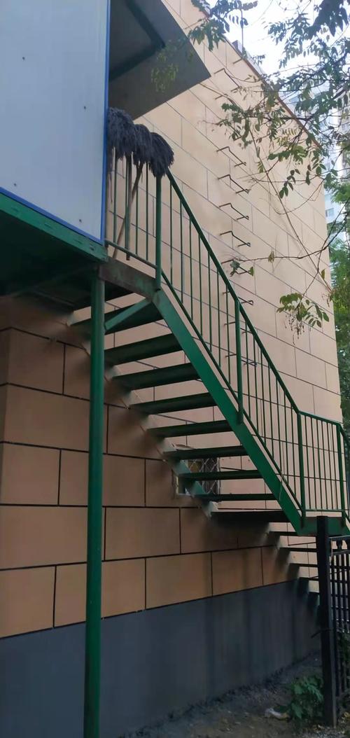 求爬墙梯子:免费外网楼梯