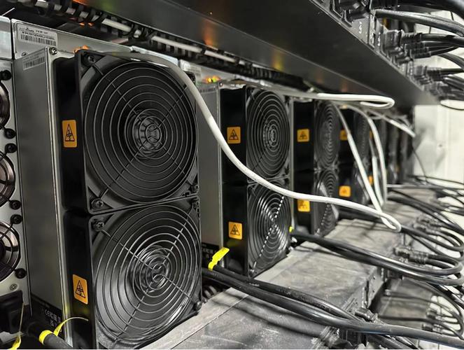 比特币矿机外贸业务员:挖矿机多少钱一台最新价钱