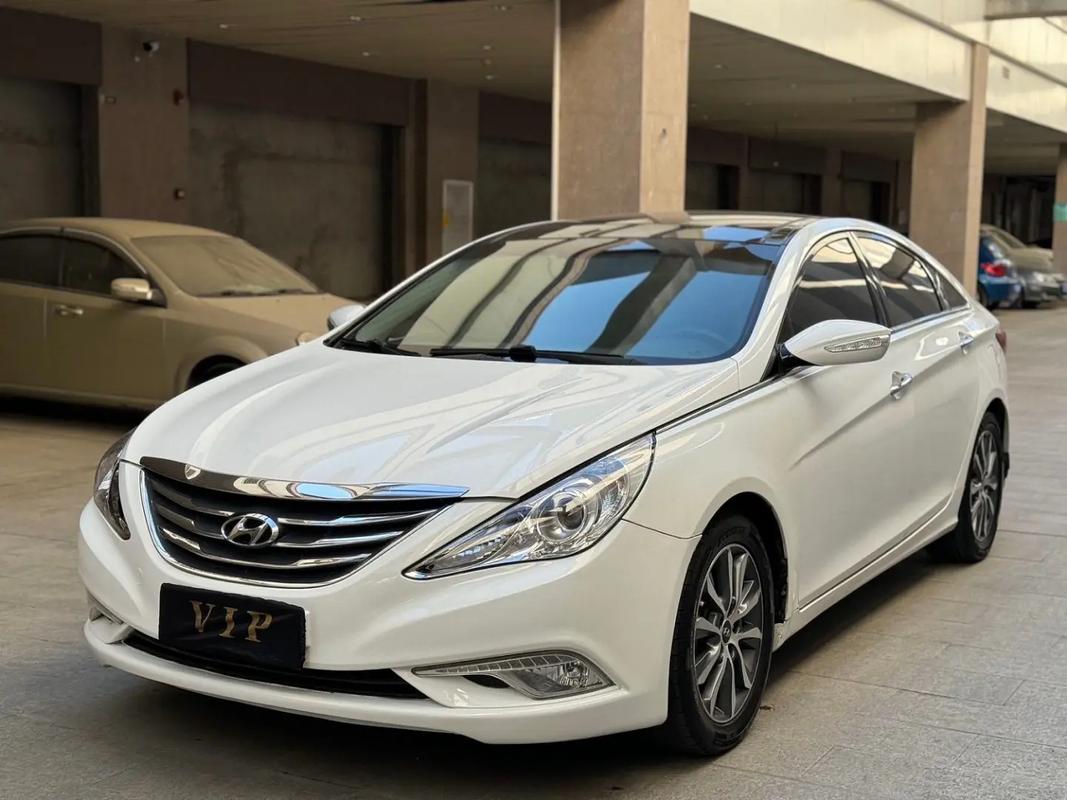 现代索纳塔8图片:现代索纳塔图片老款